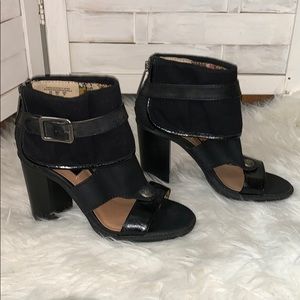 Block heel “Sheridan” buckle sandal